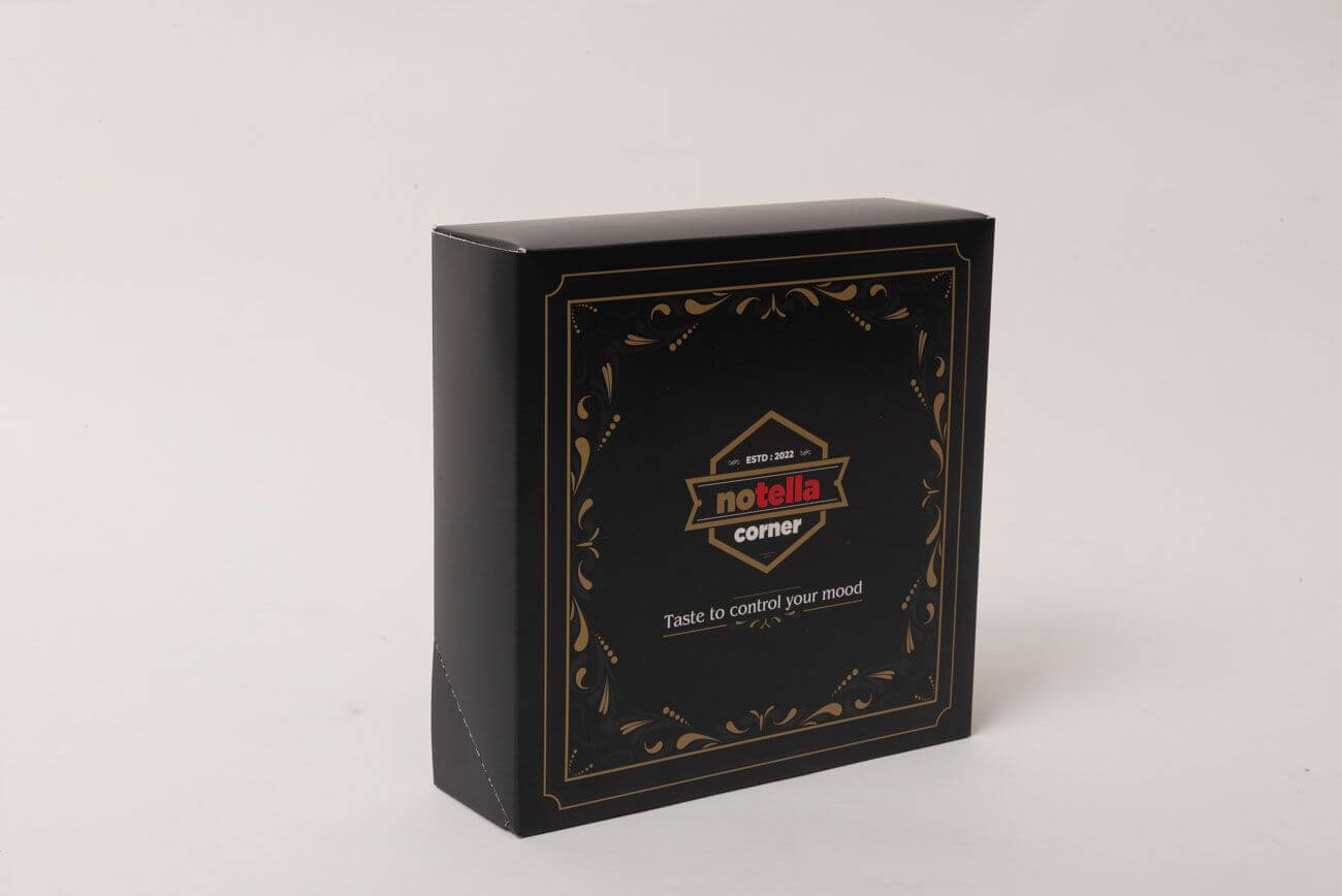 czarne opakowanie cukiernicze