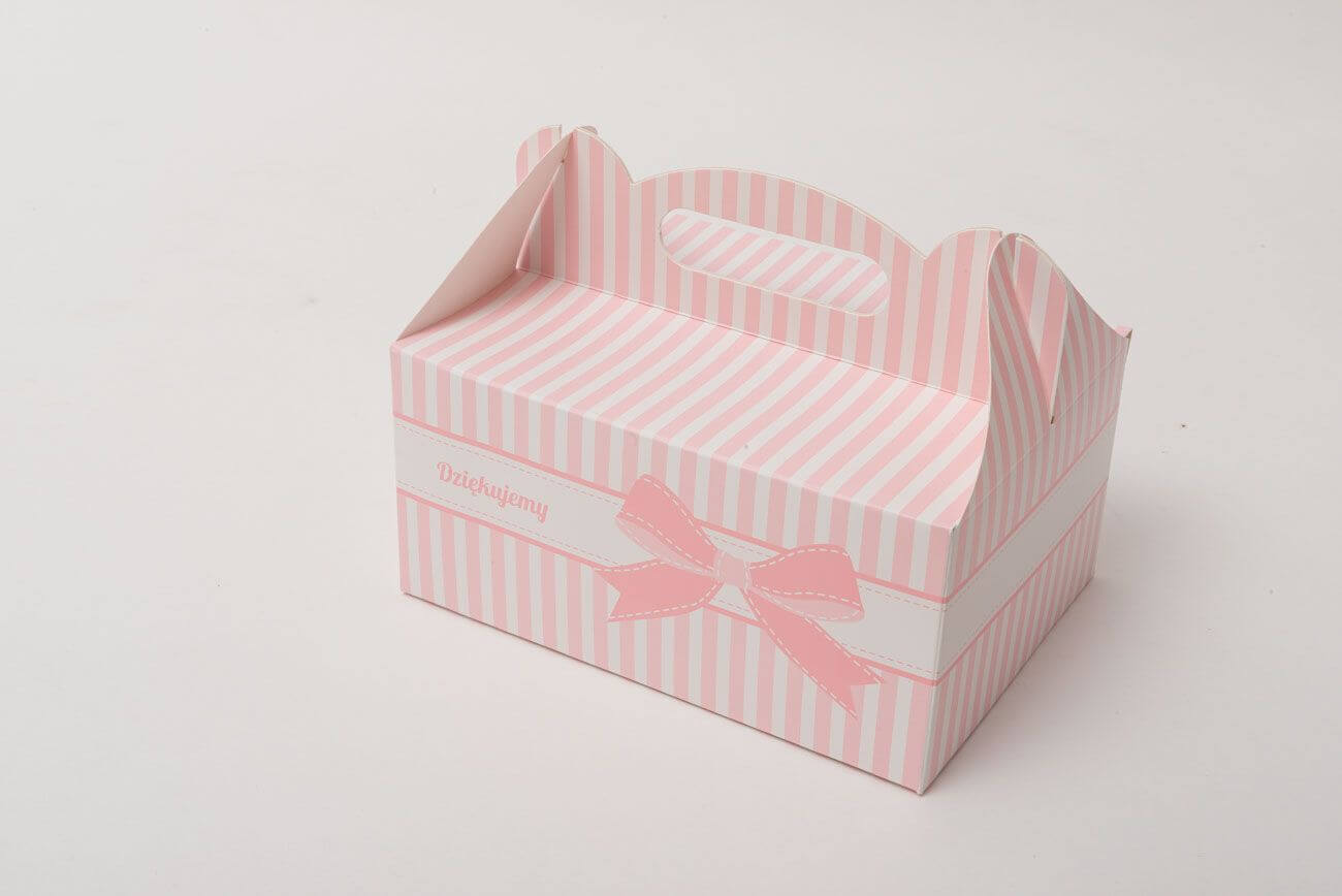 rożowe opakowanie cukiernicze z rączką